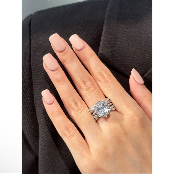 Solivine Jewelry - SOLIVINE 3CT Radiant Cut Halo Ring
